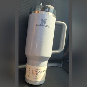 BRAND NEW! Stanley Quencher H2.0 Tumbler - Hammertone Silver